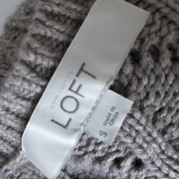 LOFT Sweater - Picture 2 of 3